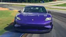 Il record a Road Atlanta della Porsche Taycan Turbo GT 2025