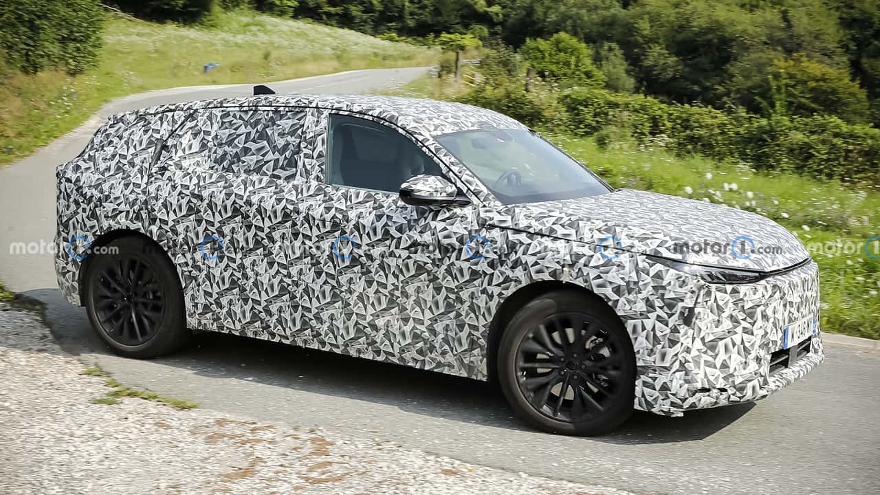 DS 7 (2026) Erlkönig