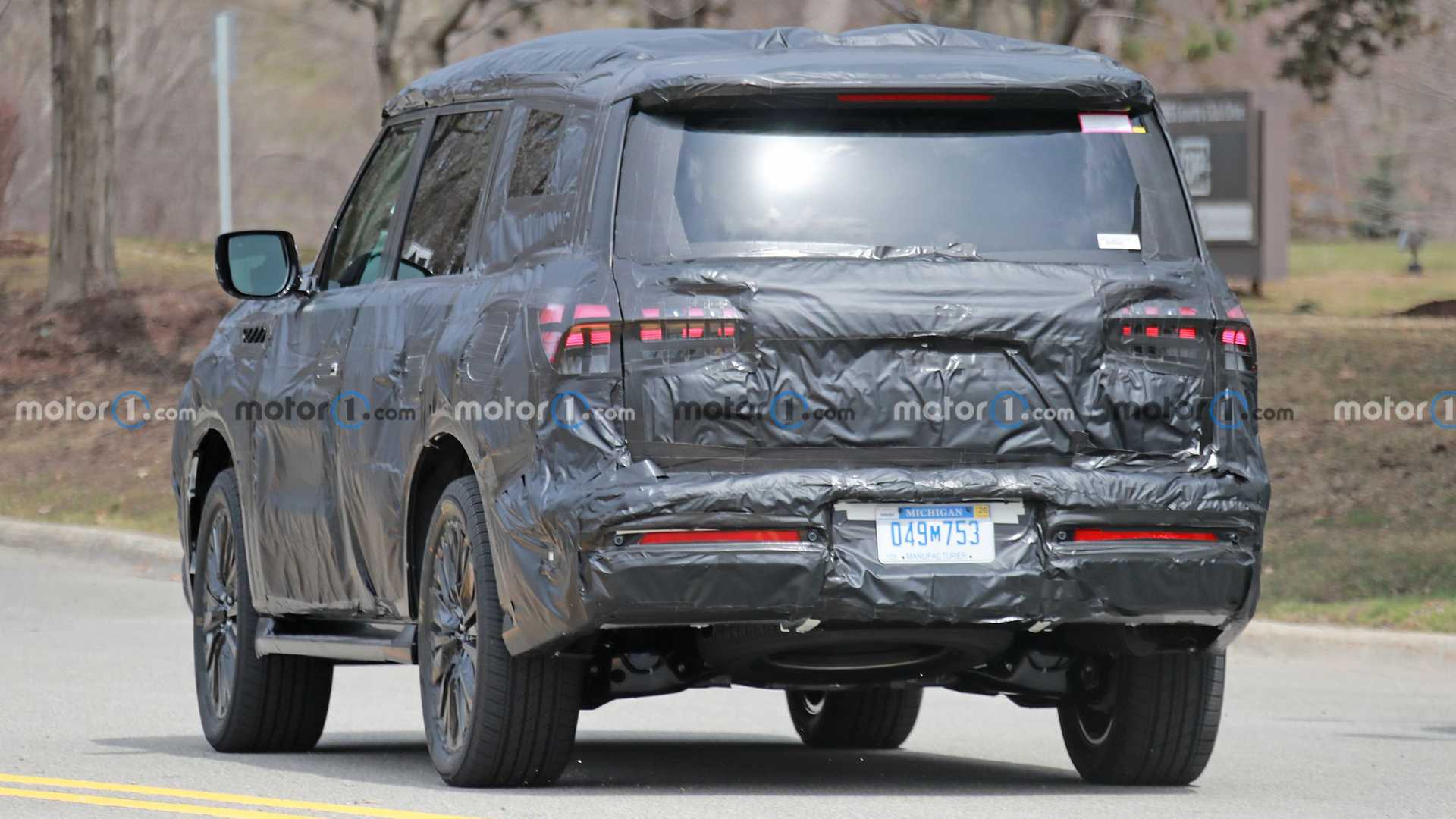 next-gen-infiniti-qx80-rear-view-spy-photo.jpg