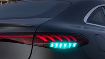 Mercedes EQS guida autonoma luci turchesi