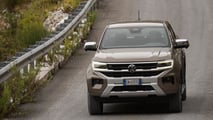 Foto - Volkswagen Amarok (2023), la prova su strada