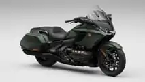 Honda Goldwing 2024, Studio, blindado mate, verde metalizado, vista delantera en ángulo recto