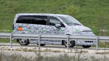 Mercedes V-Klasse mit EQ-Technologie auf Basis von Van.EA als Erlkönig