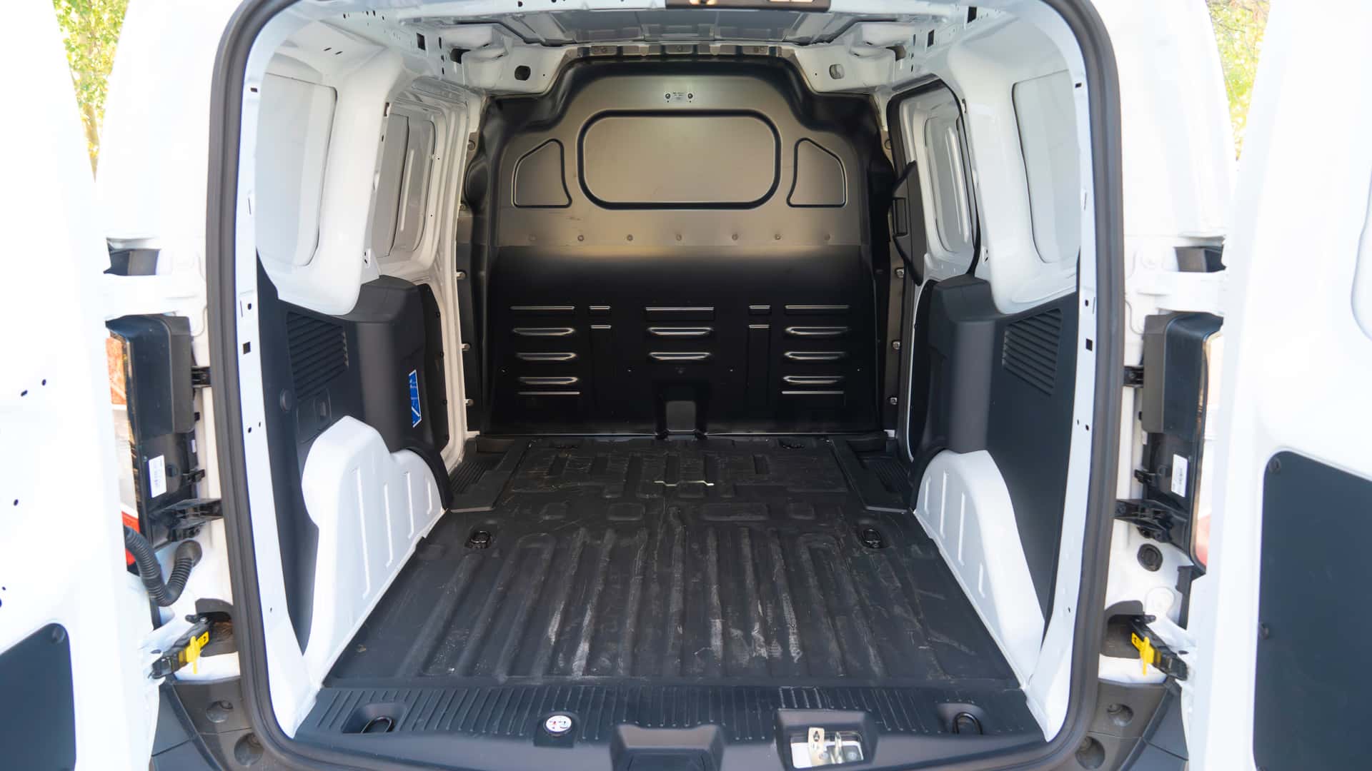 Imagen del artículo: Prueba Ford E-Transit Courier: La Furgoneta Eléctrica Perfecta para el Reparto Urbano