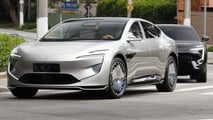Flagra: marca premium da Changan, Avatr já roda sem camuflagem por SP