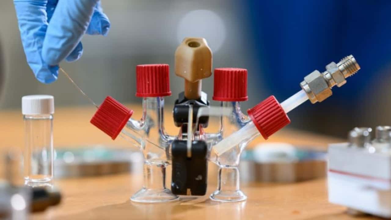 La batteria al sodio che si ricarica con le fuel cell