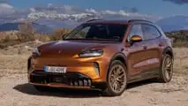 Porsche Cayenne Electric (2026) in Madeiragoldmetallic: Das Exterieur