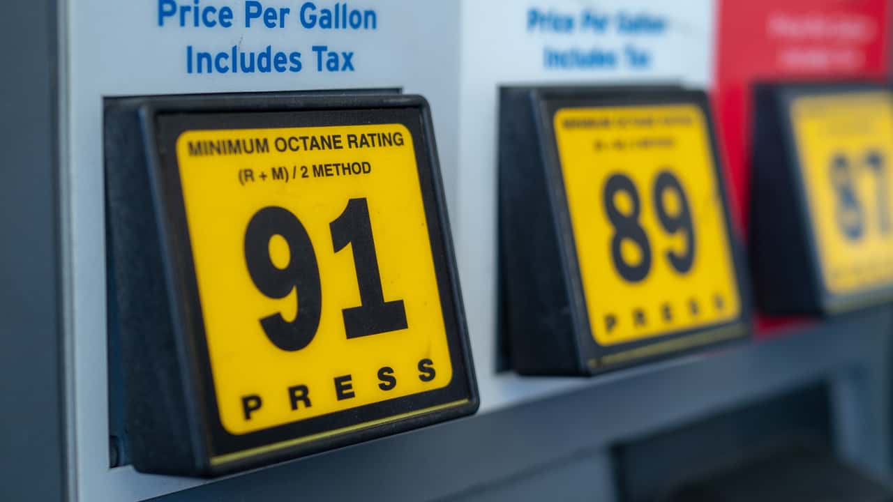 Two Fuel Lines, Three Grades: How Gas Stations Blend Petrol at the Pump