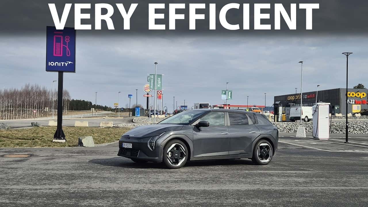Der getestete Kia EV4 Long Range (Screenshot aus dem Video)