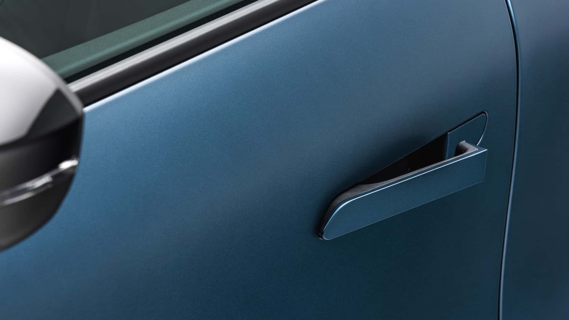 https://cdn.motor1.com/images/mgl/jlWkG7/s1/renault-megane-e-tech-2026.jpg