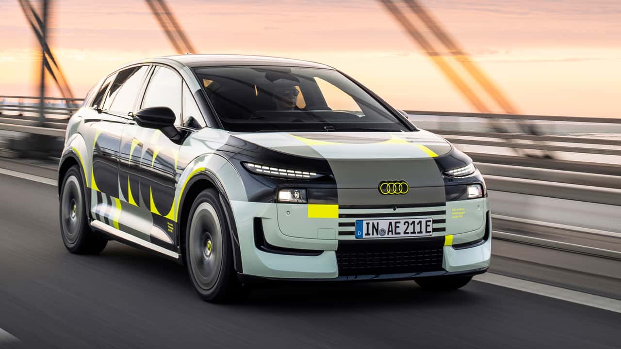 Audi A2 e-tron mit Tarnfolie