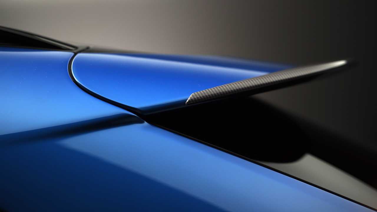 Студийное фото Aston Martin DBX707