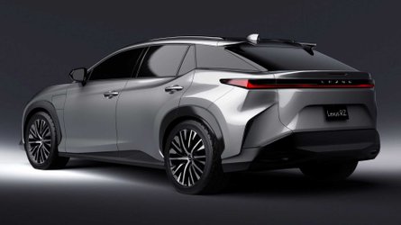 Lexus демонстрирует новые фото RZ 450e прямо перед премьерой 2022 Lexus RZ 450e exterior rear side view