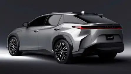Lexus демонстрирует новые фото RZ 450e прямо перед премьерой 2022 Lexus RZ 450e exterior rear side view