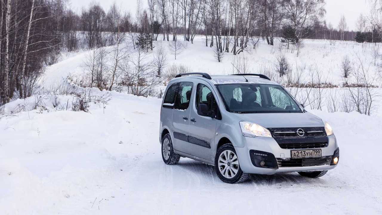 Opel Combo Life в три четверти спереди