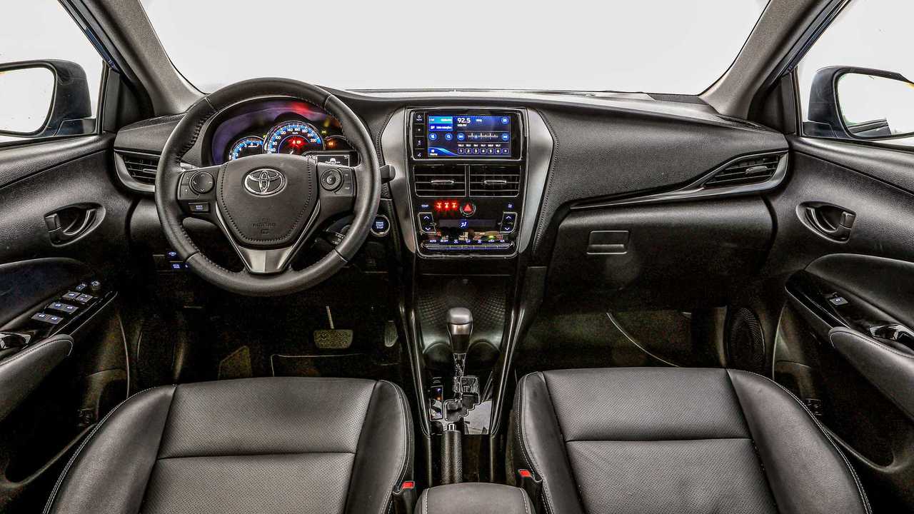 Comparativo: Honda City Touring vs. Nissan Versa Exclusive vs. Toyota Yaris Sedan XLS