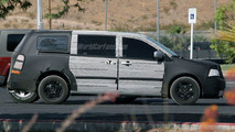 More 2008 Chrysler Voyager Spy Photos