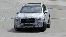 2023 Mercedes GLC mit minimalem Tarnfoto