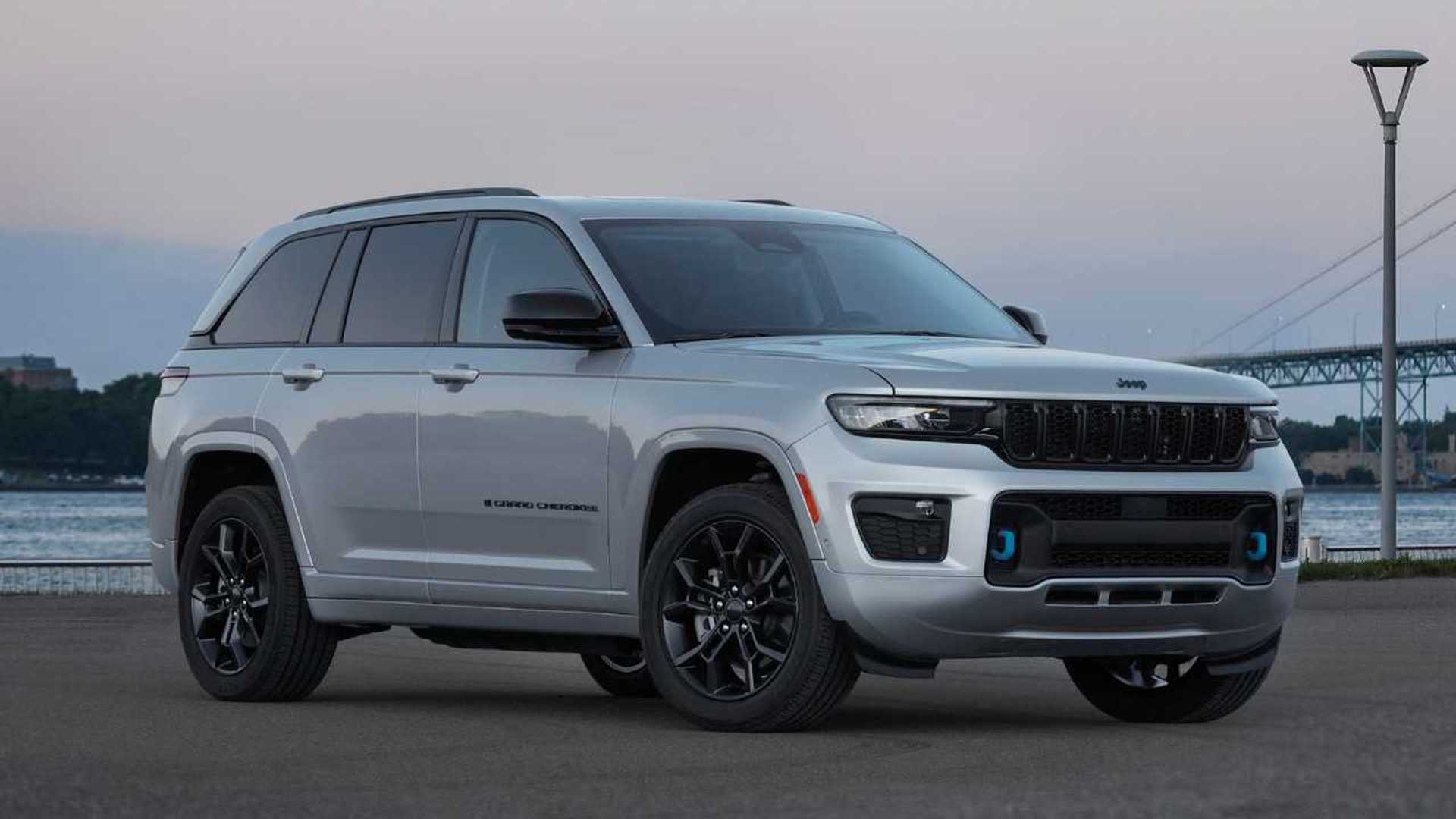 Jeep Recalls 331 401 Grand Cherokees Because Rear Springs Could Fall Off