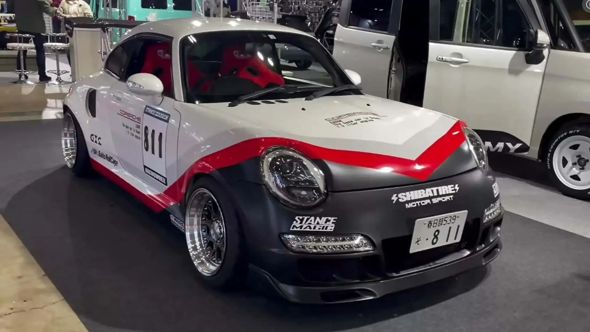 Daihatsu Copen disguises itself as a Porsche 911