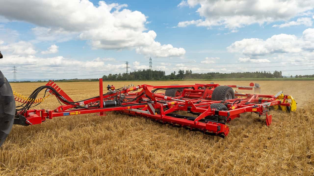 PÖTTINGER PLANO VT 6060: Il nuovo coltivatore di stoppie