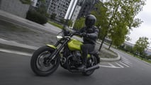 2025 Moto Guzzi V7 Sport - Riding