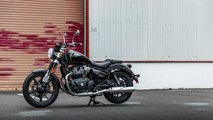 Royal Enfield Super Meteor 650 - Roadside 5