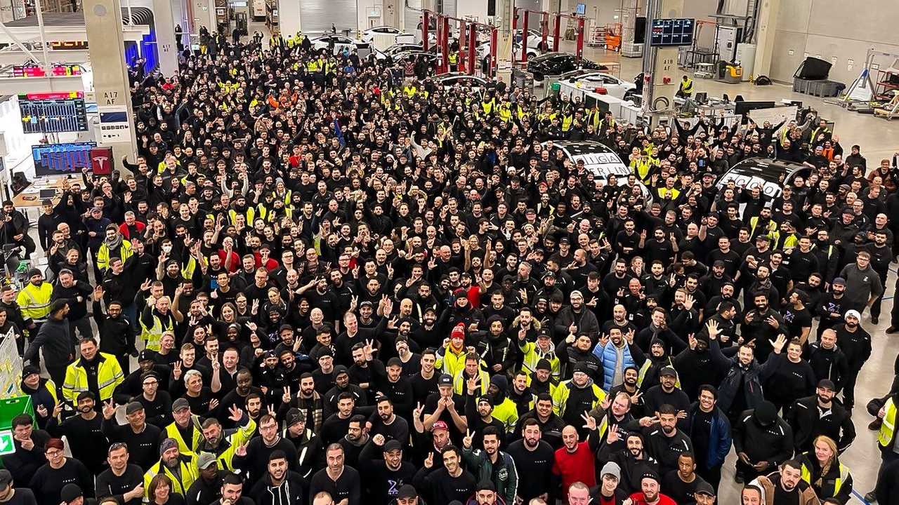 Tesla produce 3.000 Model Y a settimana nella Gigafactory Shanghai