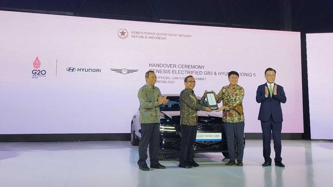 Acara Serah Terima Genesis Electrified G80 dan Hyundai Ioniq 5 untuk G20 Summit Indonesia 2022