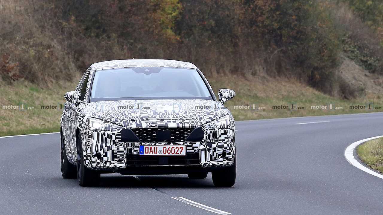 2019 SEAT Leon spy photo