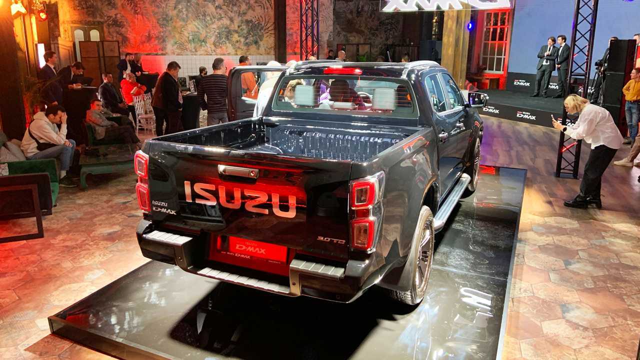 Задний борт Isuzu D-Max