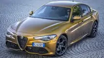 Nuova BMW Serie 4 Coupé vs Alfa Romeo Giulia, sfida di frontali