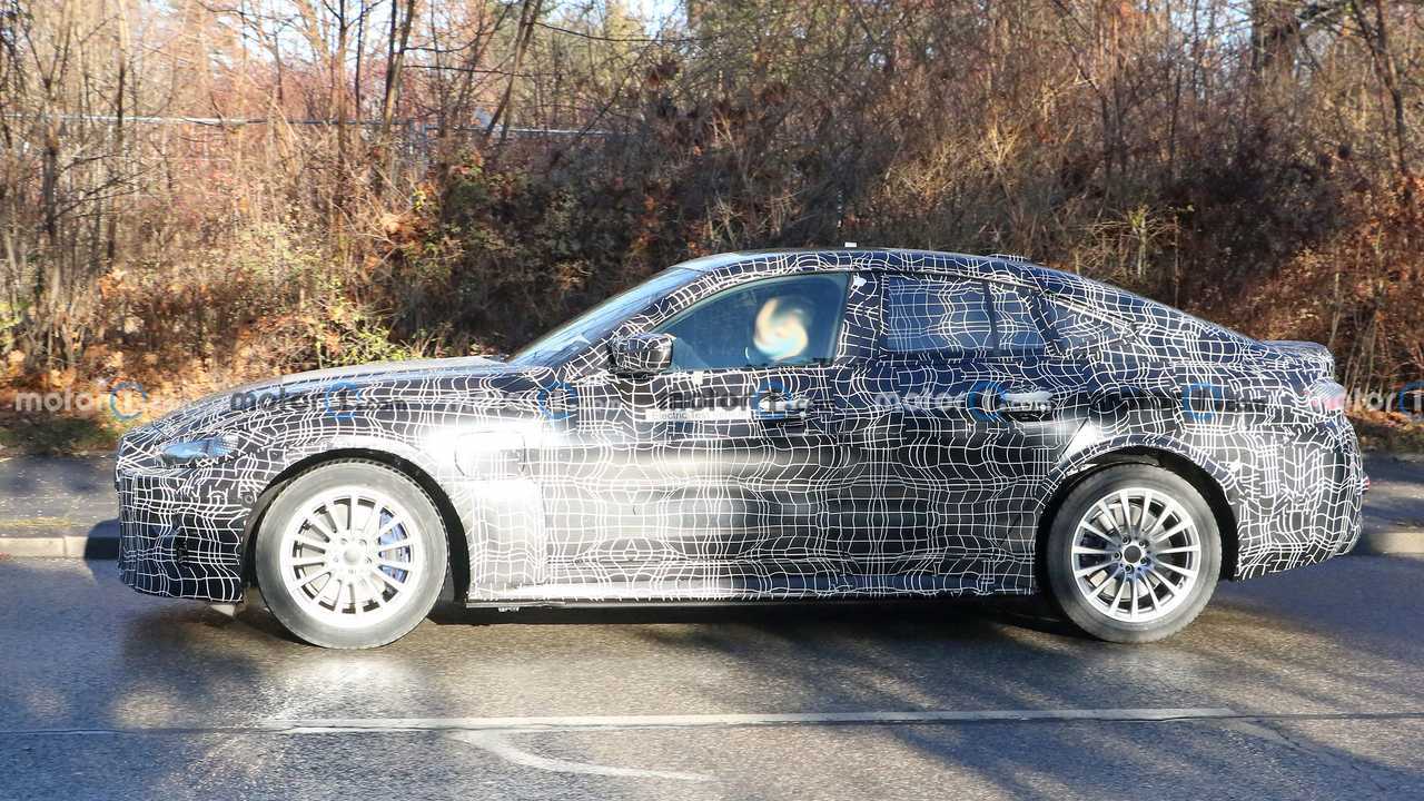 Новые шпионские фото BMW i4, профиль