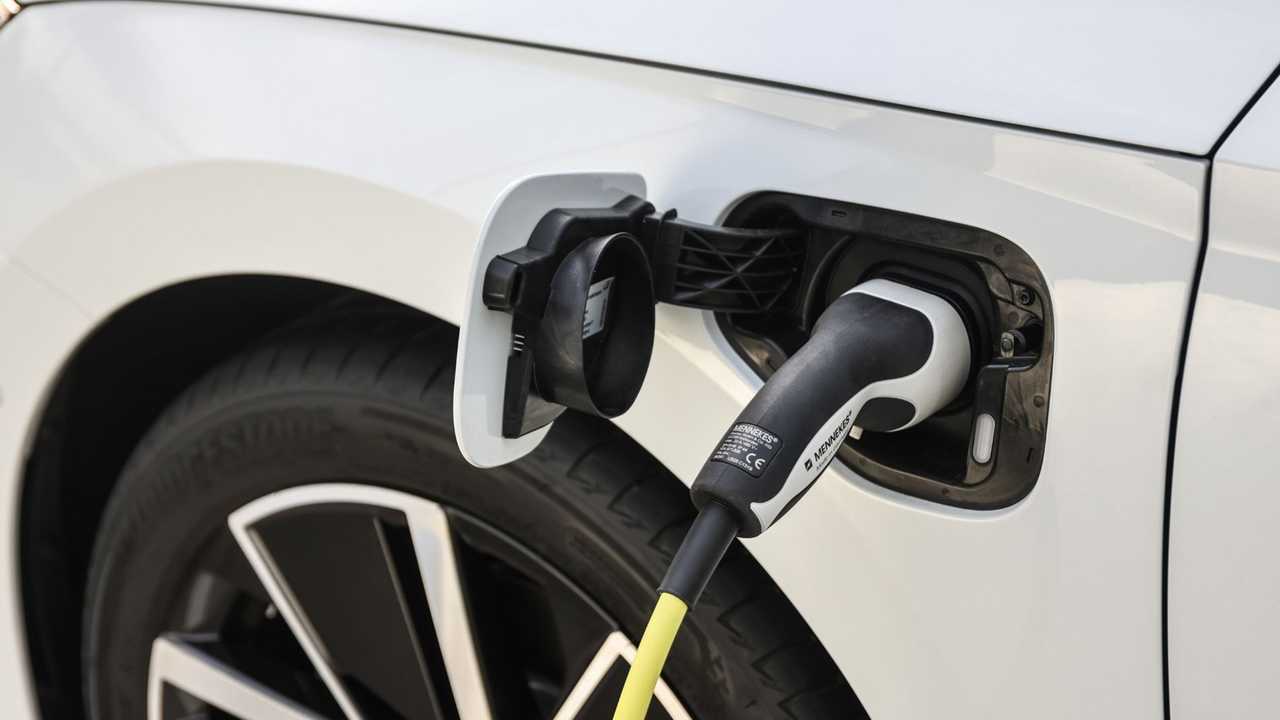 Skoda Octavia iV plug-in hybrid (UK)