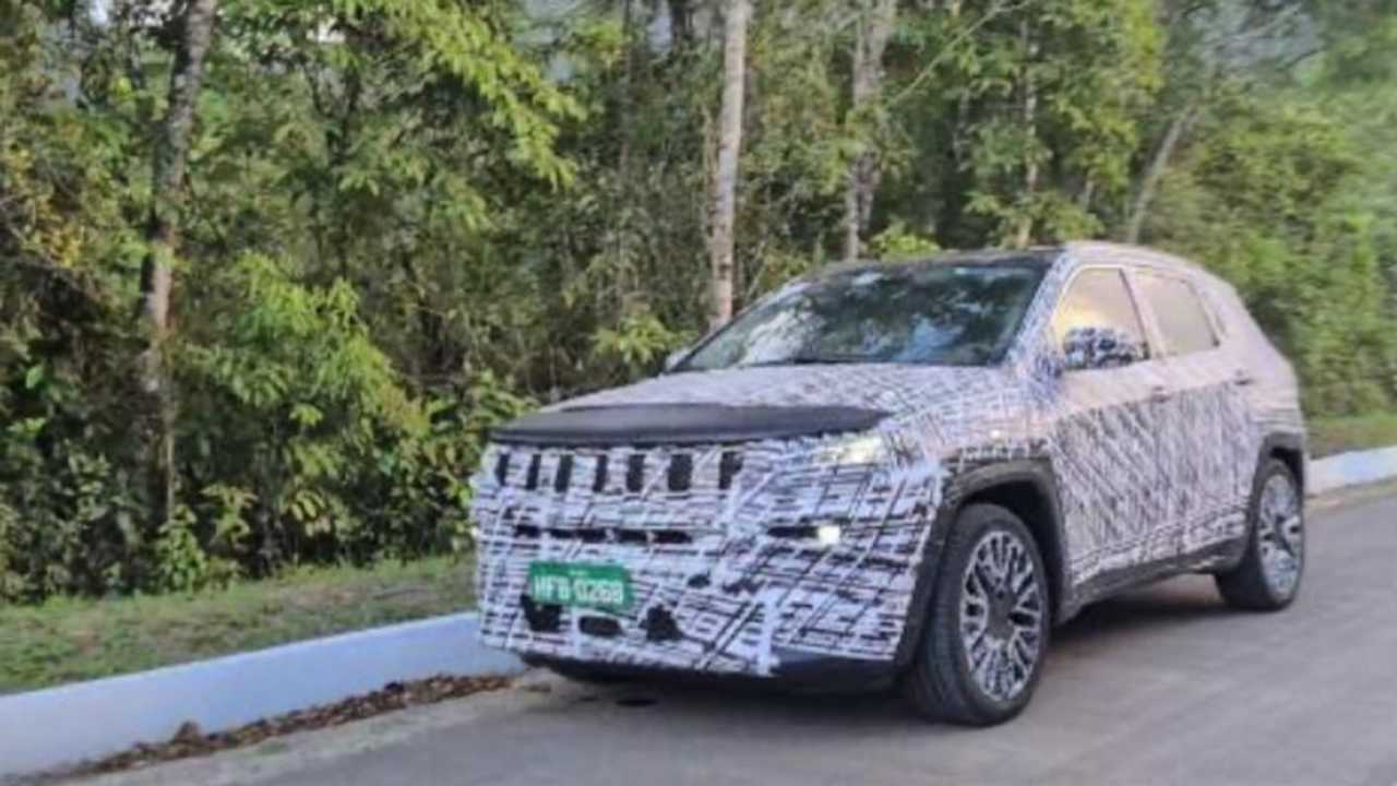 Flagra Jeep Compass 2022