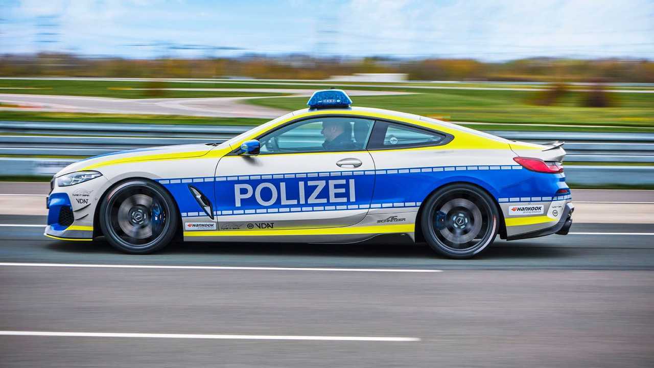 Auto della polizia BMW M850i di AC Schnitzer