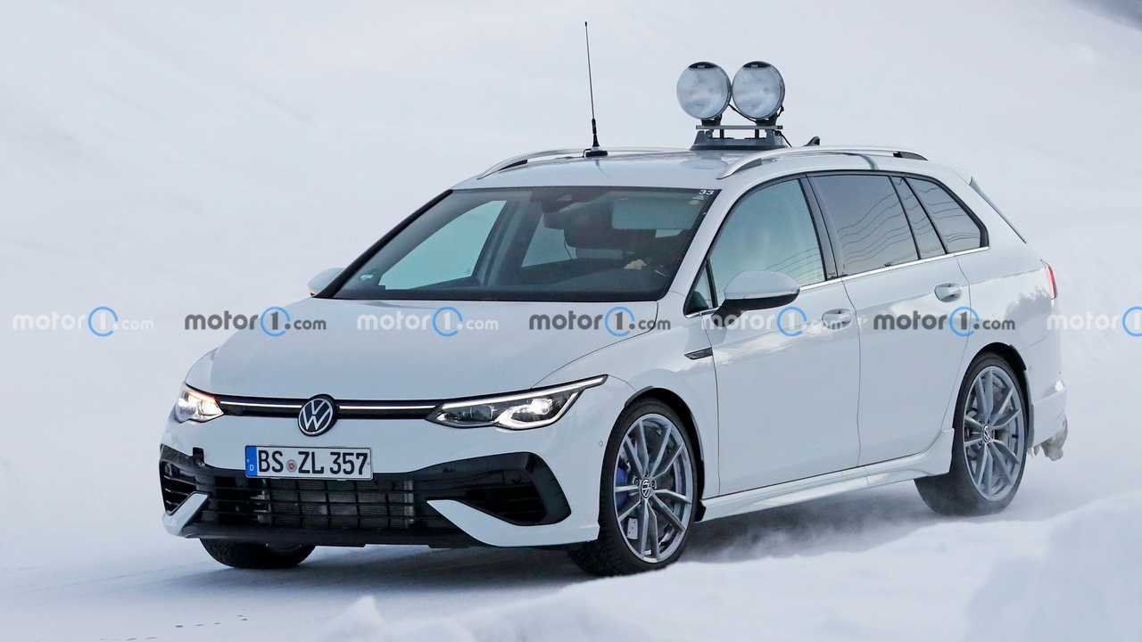 2022 VW Golf R Estate photo espion