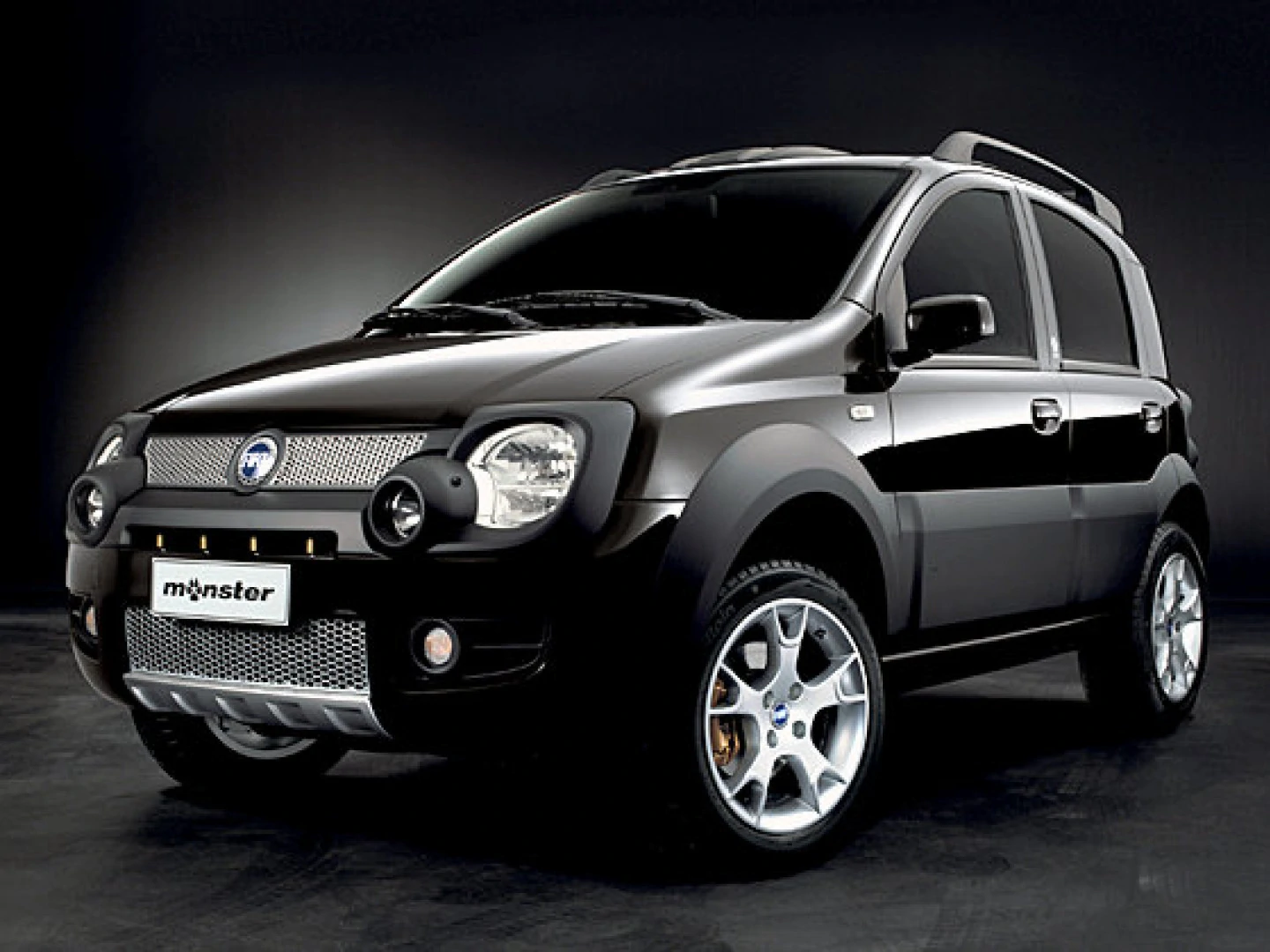 Cross Fiat Der Neue Panda Wird Zum Schwarzen Monster