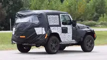 2018 Jeep Wrangler Two-Door Spy Photo
