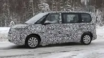 Volkswagen T7 Multivan, su strada la versione definitiva