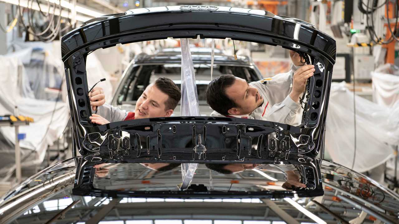 Audi to restart production in Europe