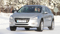Peugeot 508 SW Allroad spied 09.02.2011