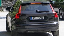 Makyajlı Volvo V90'ın İlk Casus Fotoğrafları