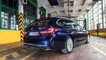BMW 530e Plug-In contro 530d Touring
