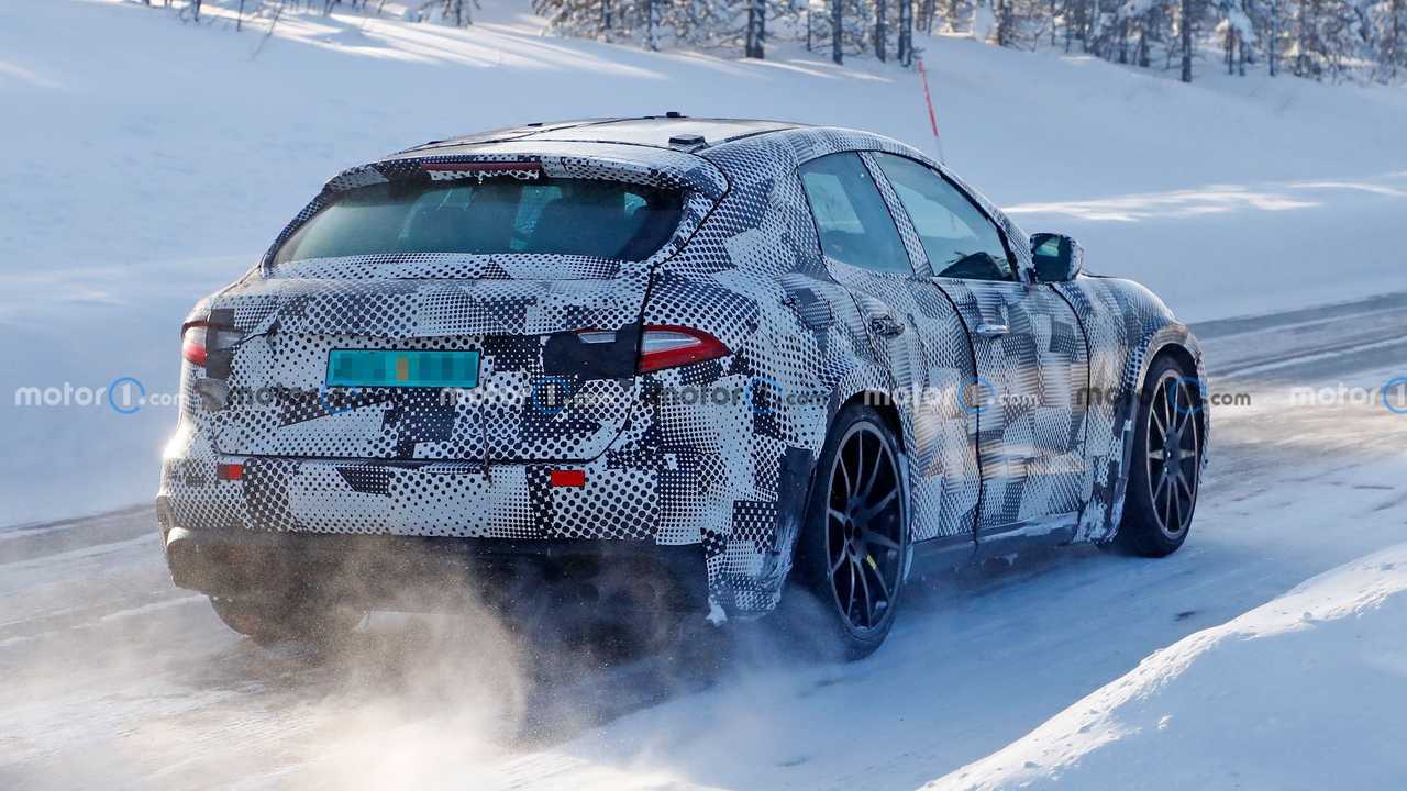 Ferrari Purosangue, foto spia