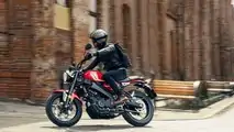 2021 Yamaha XSR125 - Front Right Turn Closeup Street View