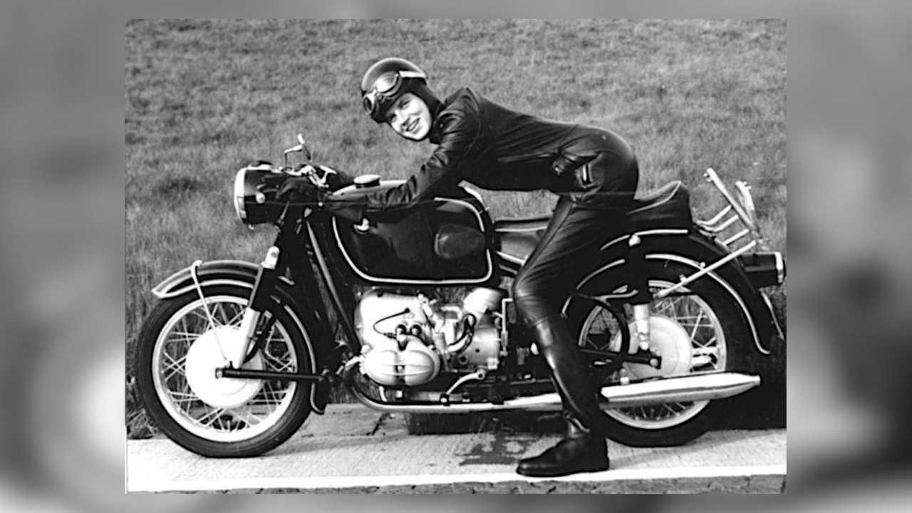 Anke-Eve Goldmann - On Bike