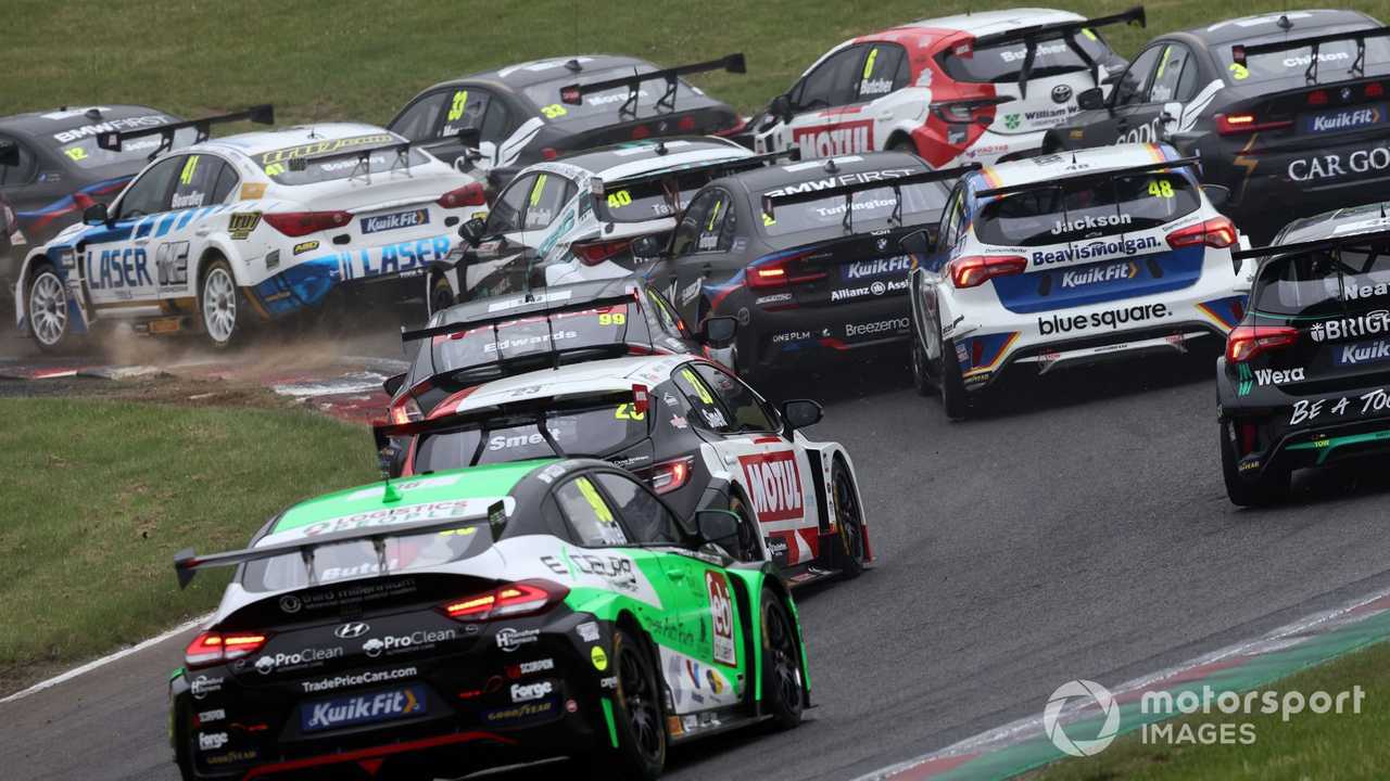 BTCC race at Brands Hatch 2021