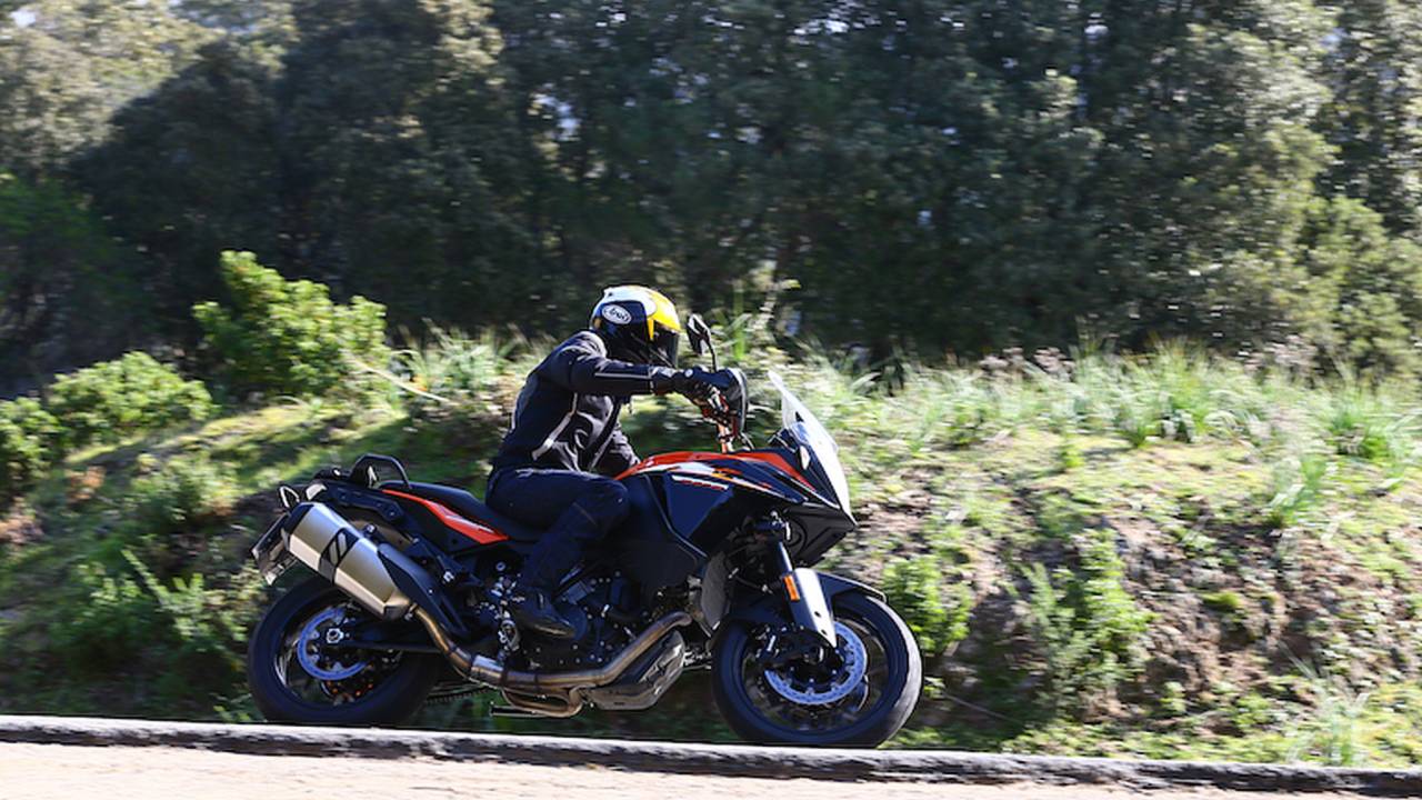 2017 KTM 1090 Adventure – First Ride