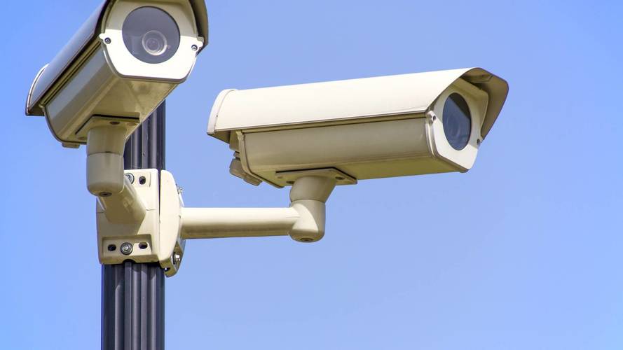 Guida senza assicurazione? Scattano i controlli con telecamere fisse